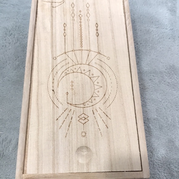 Aviva Staanoff Crystals Box, and  Sage - Picture 9 of 10